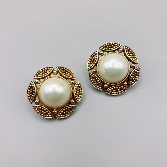 Vintage Vandome Clip-On Earrings | Faux Pearl Gold Tone Signed 1960s Jewelry - Picture 11 of 11